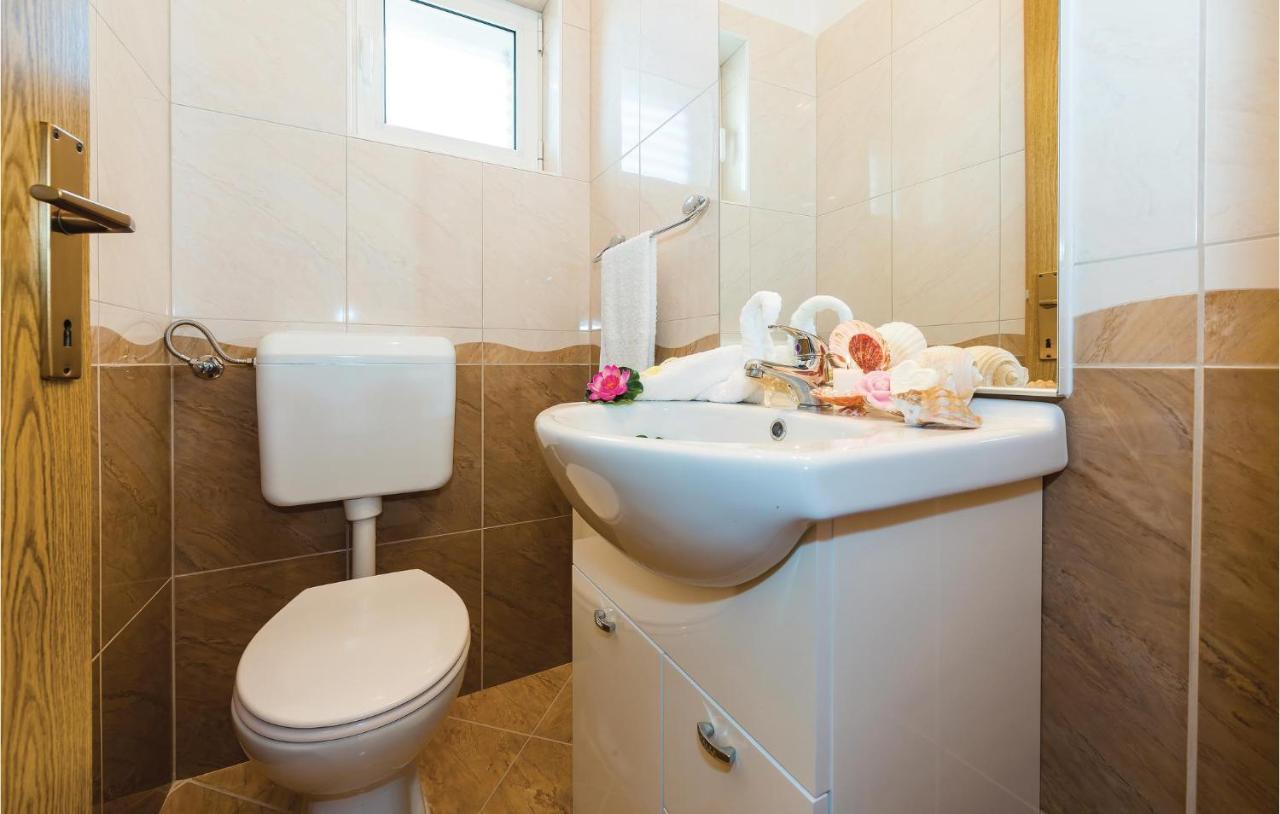 4 Bedroom Cozy Apartment In 沃迪切 外观 照片